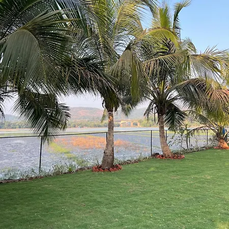Peaceful Lake View Guest House In South Goa
